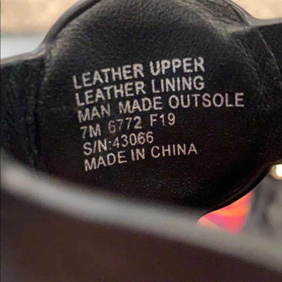 Tory Burch Sandals NWOT - Picture 3 of 4